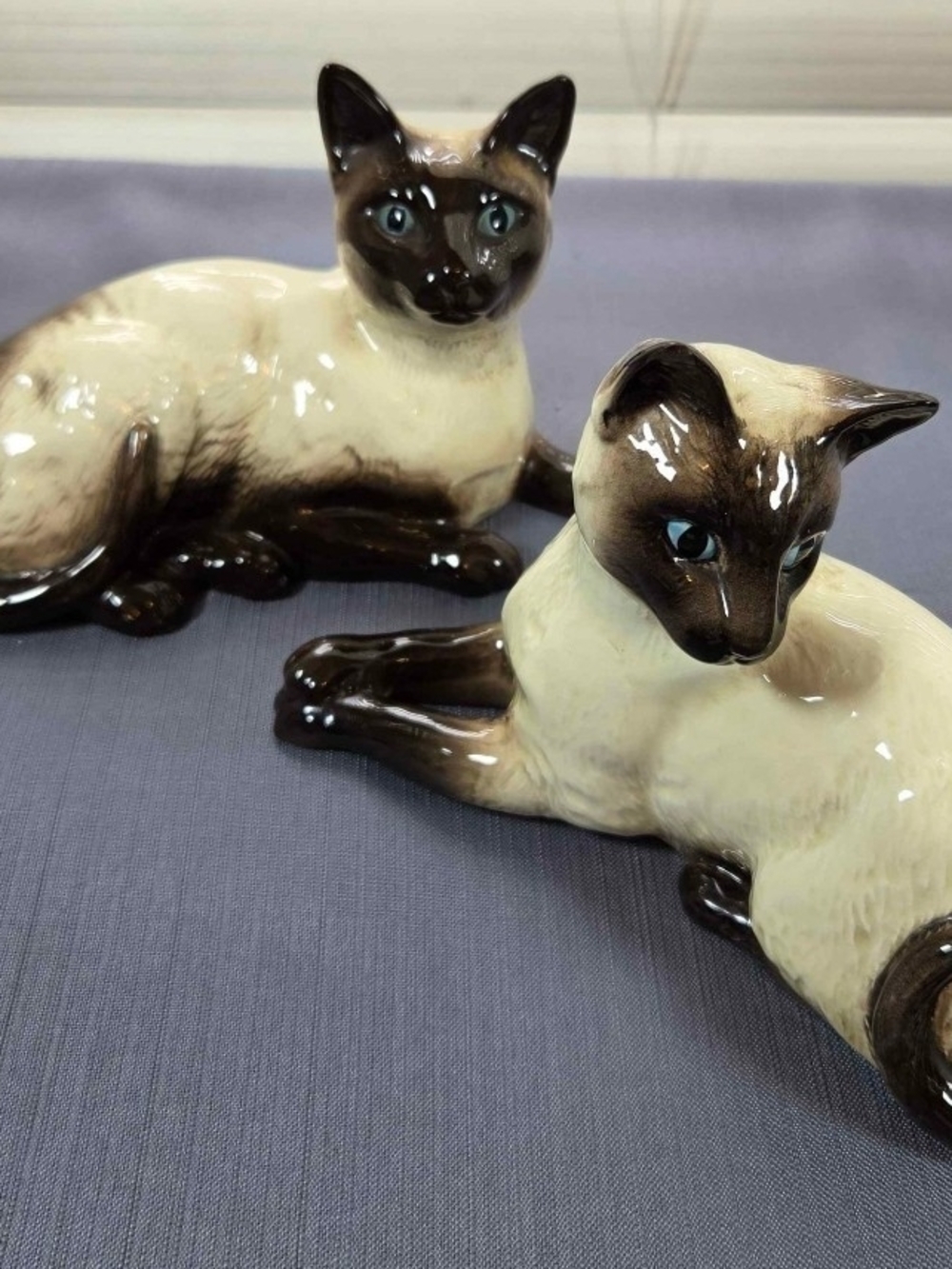 Pair of Vintage Beswick Siamese Cat Figurines 1558